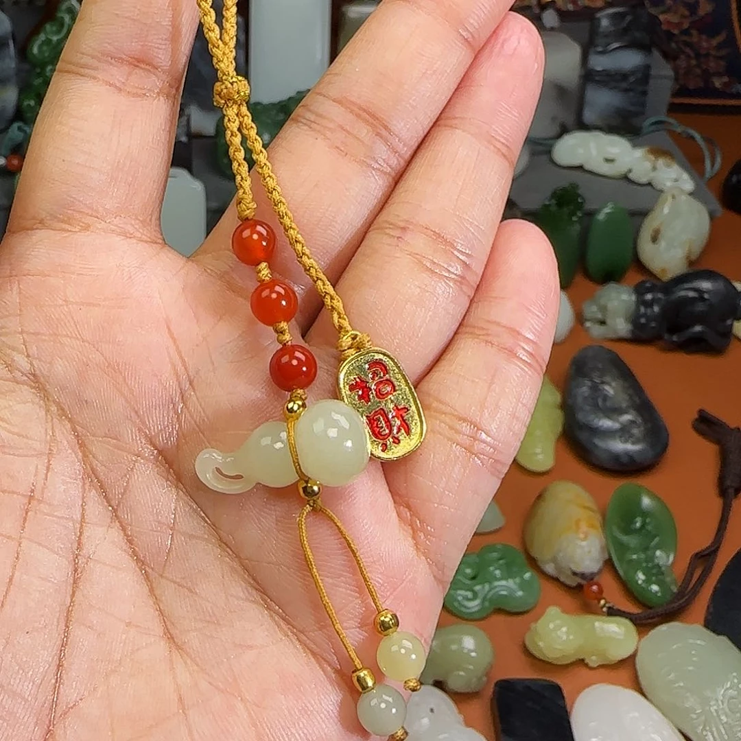 和田玉颈饰未镶嵌