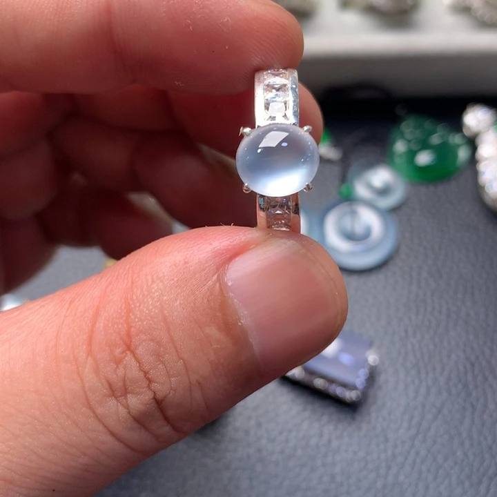 翡翠戒指未镶嵌高冰玻种戒面