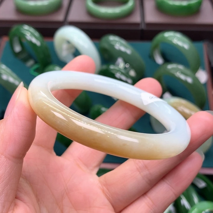 未镶嵌手镯和田玉（糖玉）