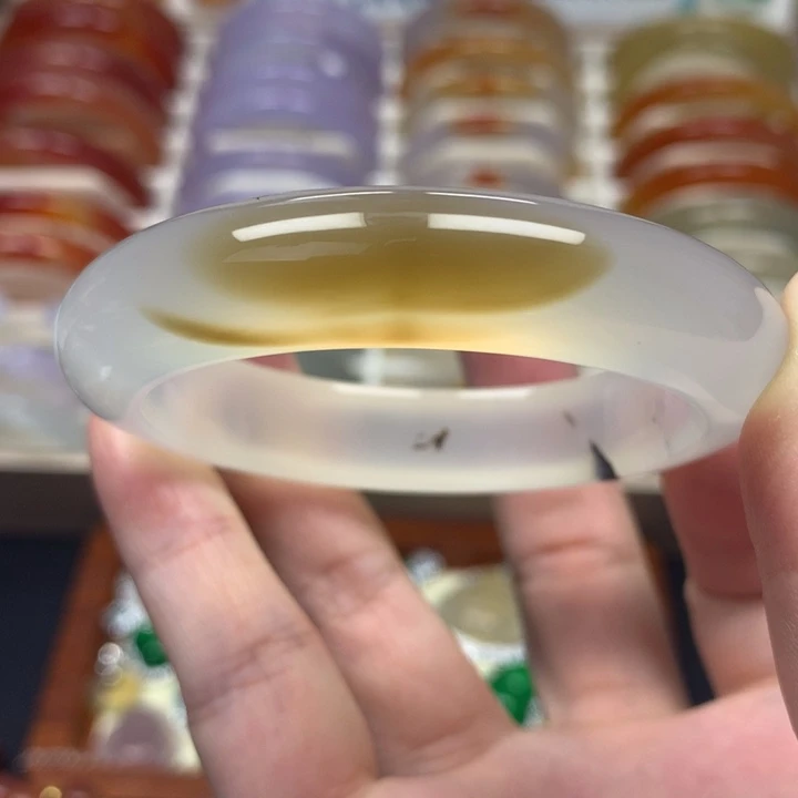 玛瑙/玉髓手镯未镶嵌