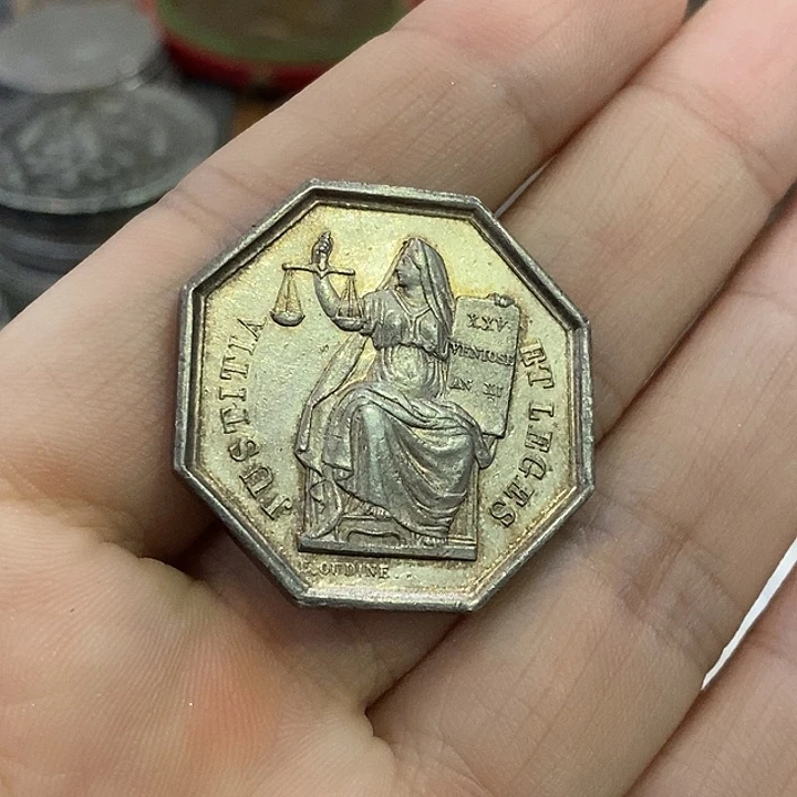 天***座银Ag900如图一个八角