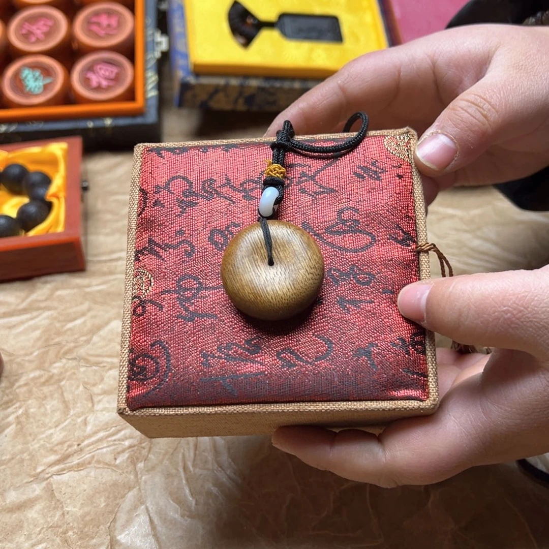 大叶紫檀（黑酸枝木类）