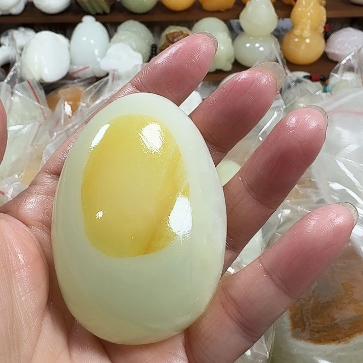 青***驻砖雕石头手把件不退不换