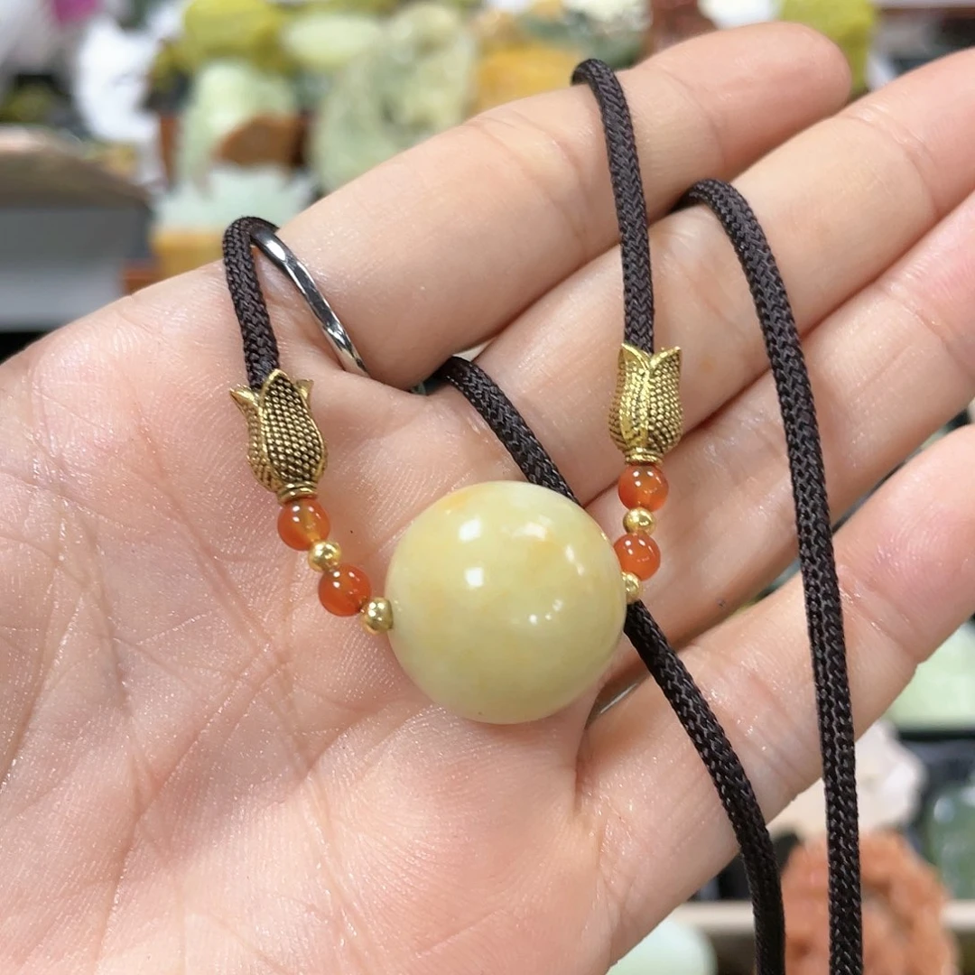 蛇纹石玉颈饰合金