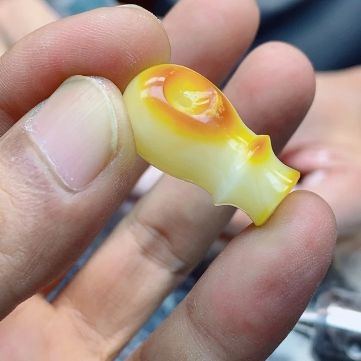 定制琥珀精品琥珀蜜蜡三通