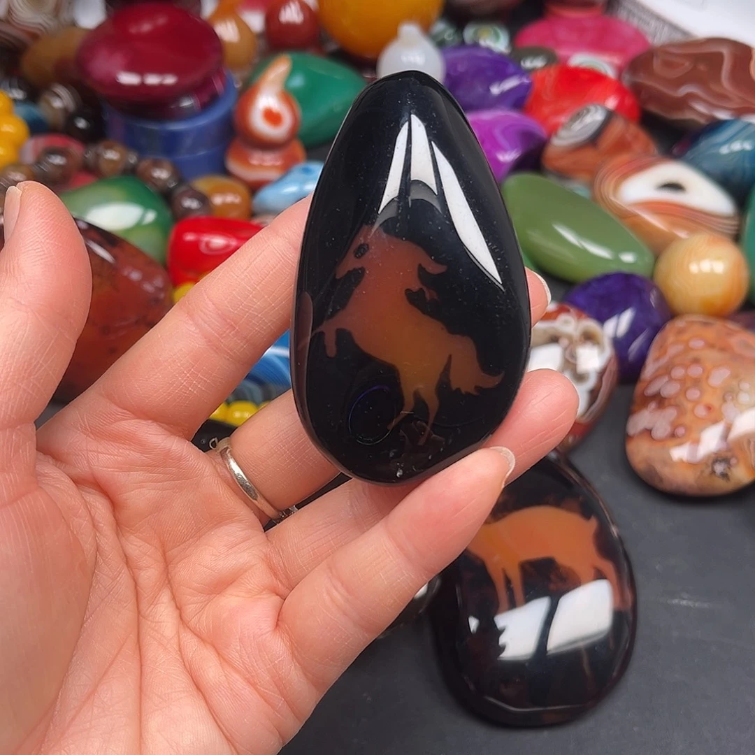 F***e玛瑙/玉髓未镶嵌珠宝奇石