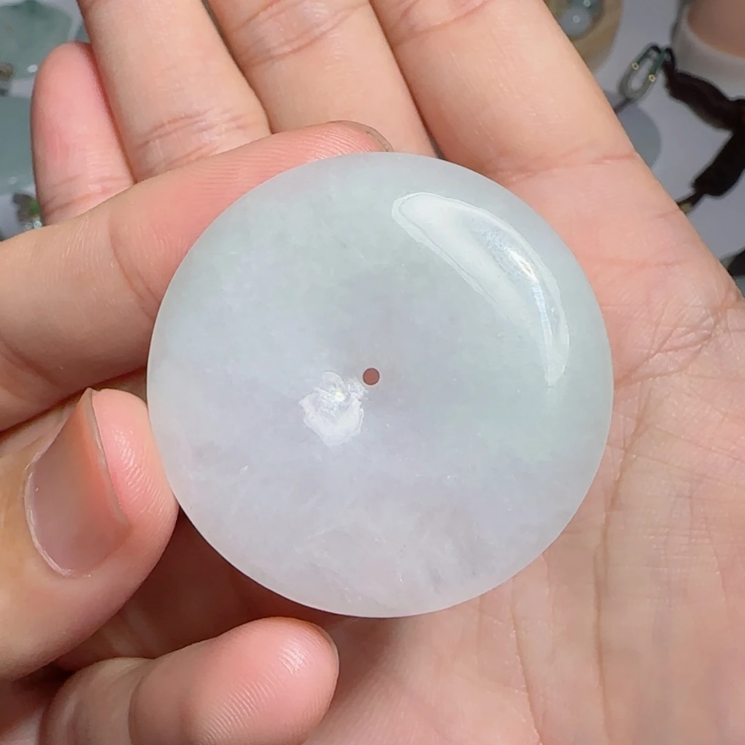 翡翠未镶嵌颈饰平安扣