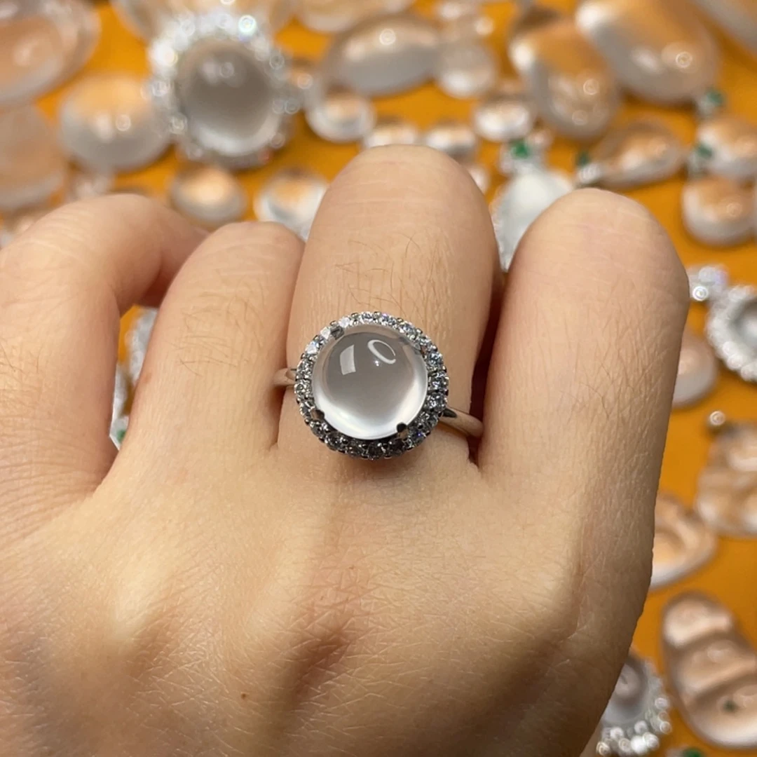 石英质玉未镶嵌颈饰