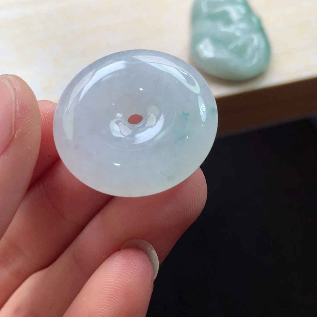 翡翠未镶嵌颈饰吊坠