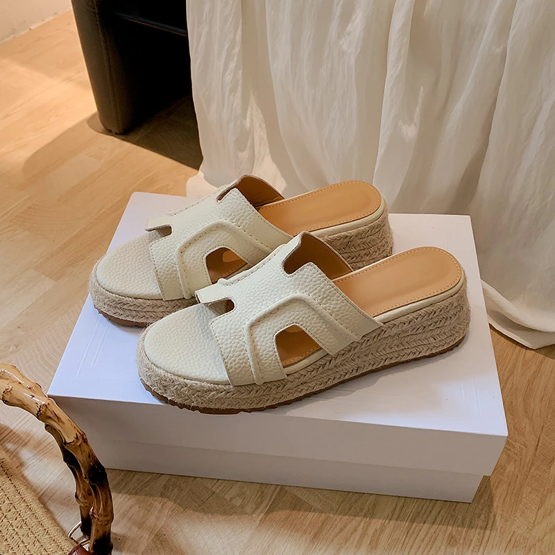 露思同款草编松糕厚底凉鞋女2025夏季外穿一字凉拖鞋高跟鞋