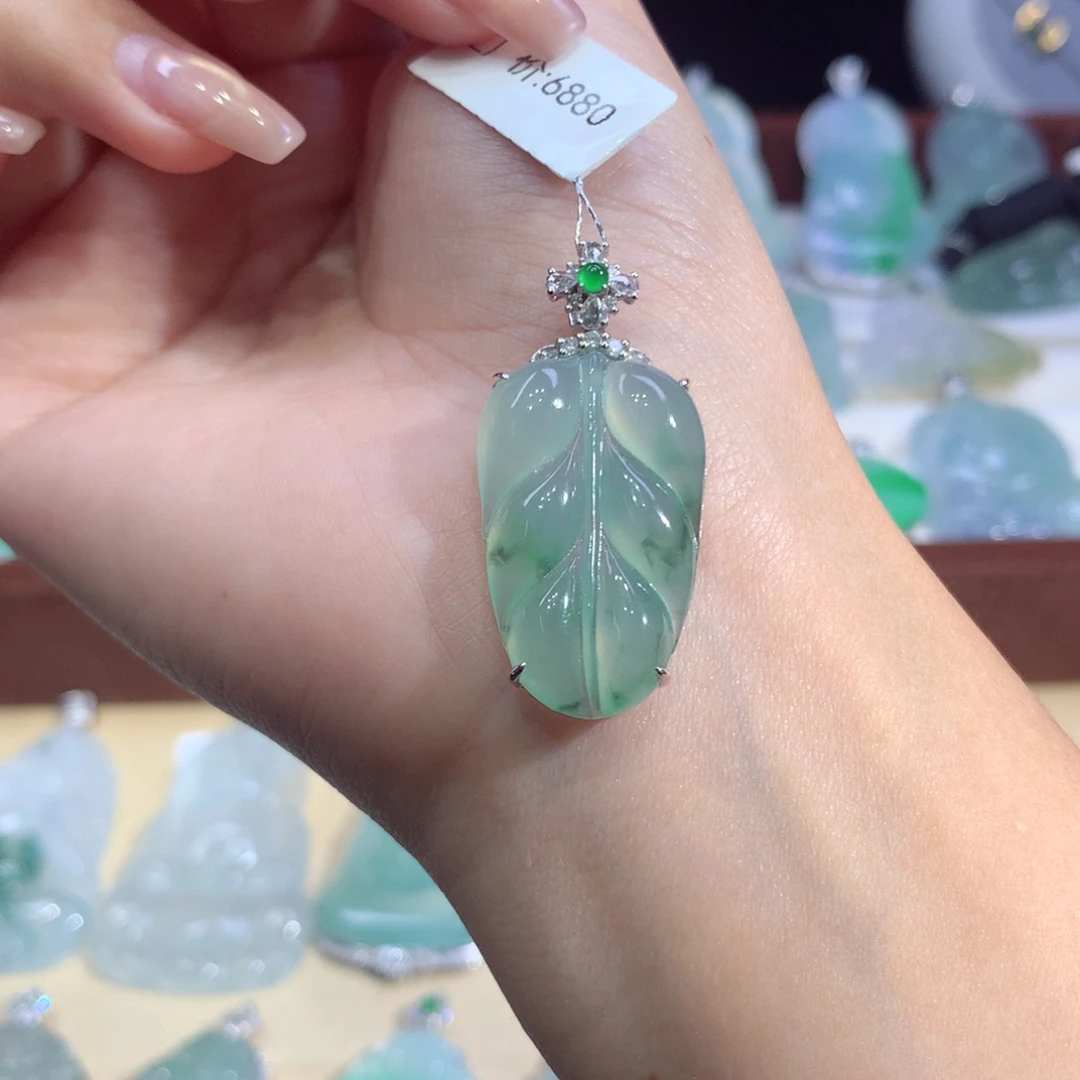 吊坠(不含链)18K金镶嵌翡翠