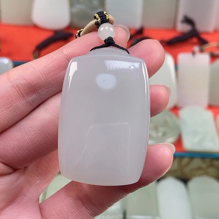 【闪购商品】颈饰未镶嵌和田玉