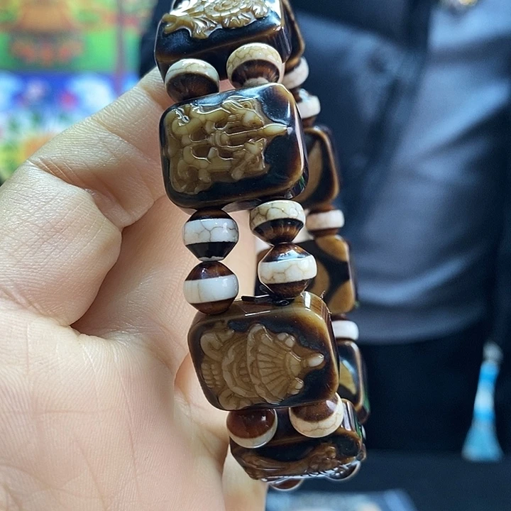 虫***飞玛瑙/玉髓（覆膜）未镶嵌手链