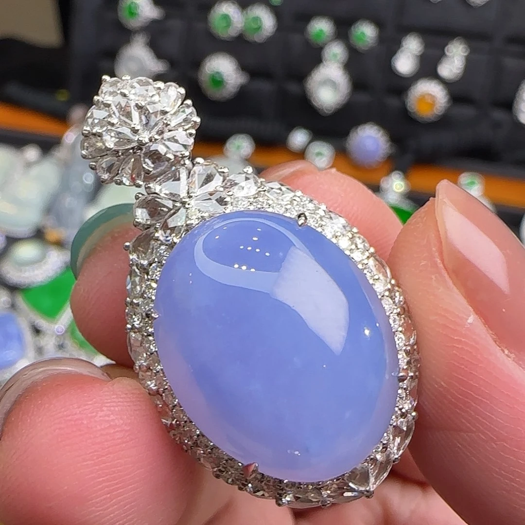 颈饰18K金镶嵌翡翠天然翡翠