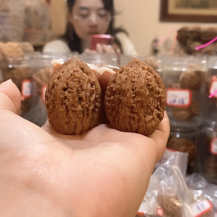 文玩核桃吊坠32大蒜头有水尖