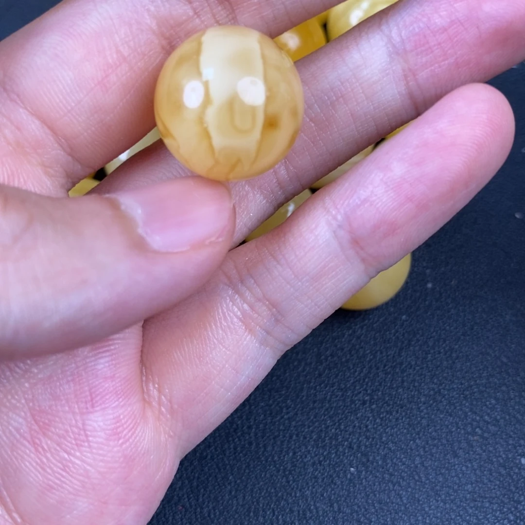 未镶嵌琥珀裸石微瑕15