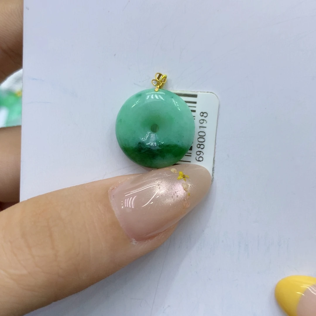 颈饰18K金镶嵌翡翠