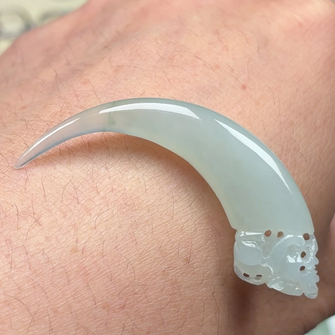 定制翡翠未镶嵌龙牙