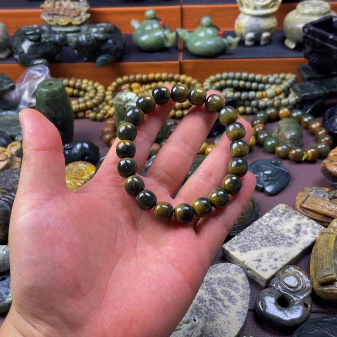 【闪购商品】未镶嵌透闪石质玉挂件王***