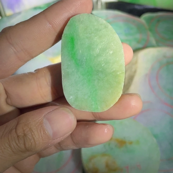 翡翠未镶嵌挂件片料