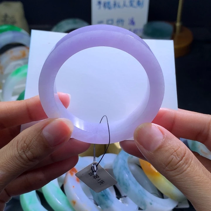 定制翡翠未镶嵌翡翠手镯