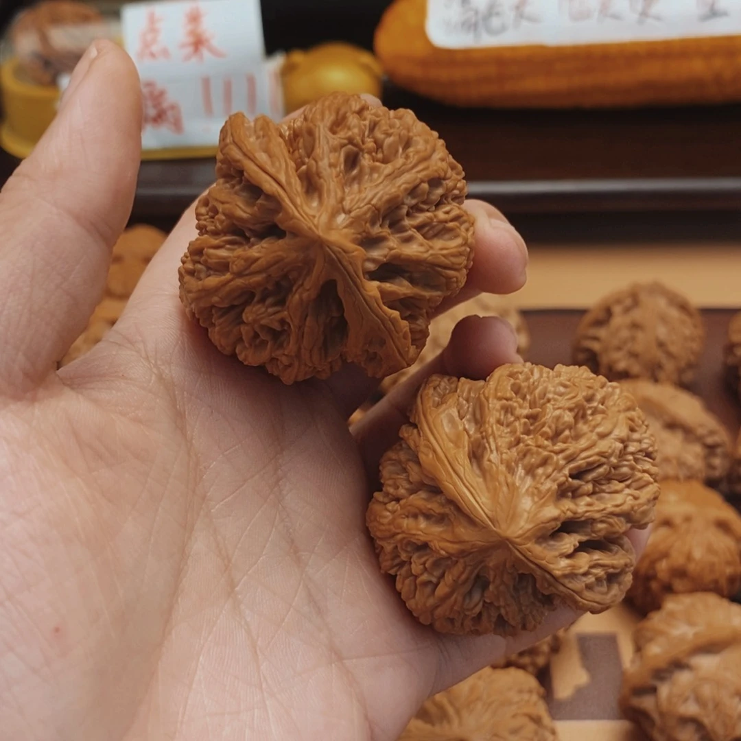 文玩核桃吊坠44粗筋