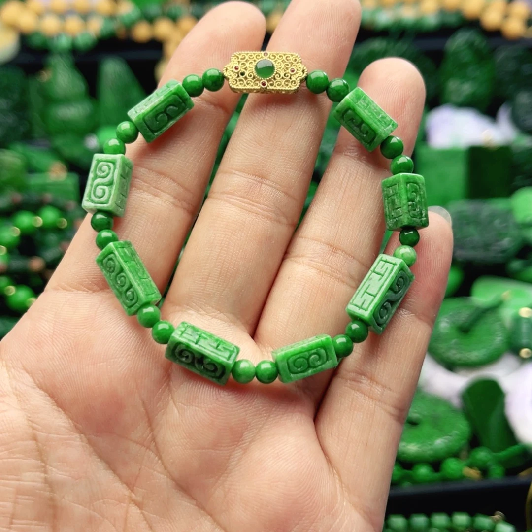 乐****翡翠未镶嵌颈饰手串