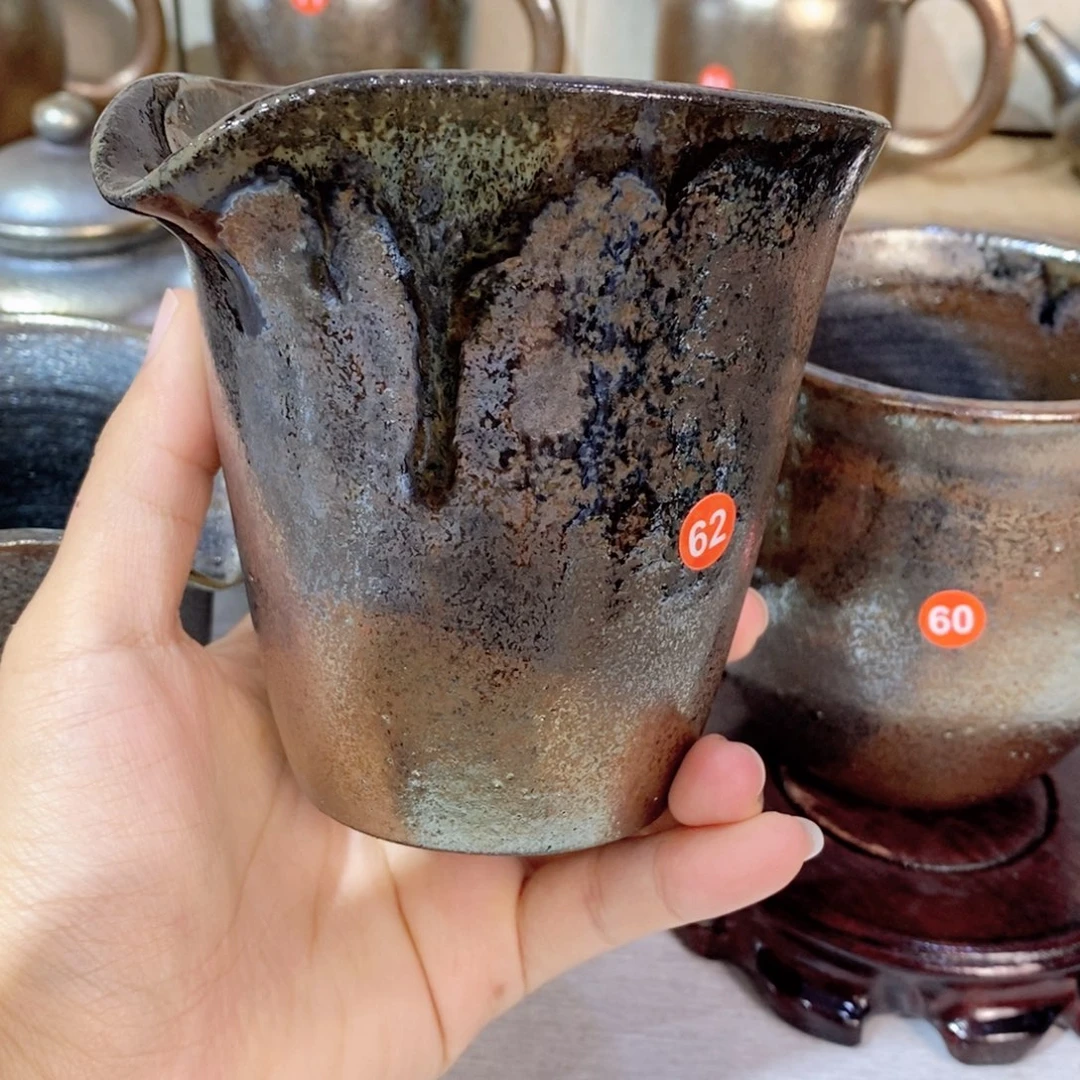 K***N云南建水紫陶柴烧公道杯