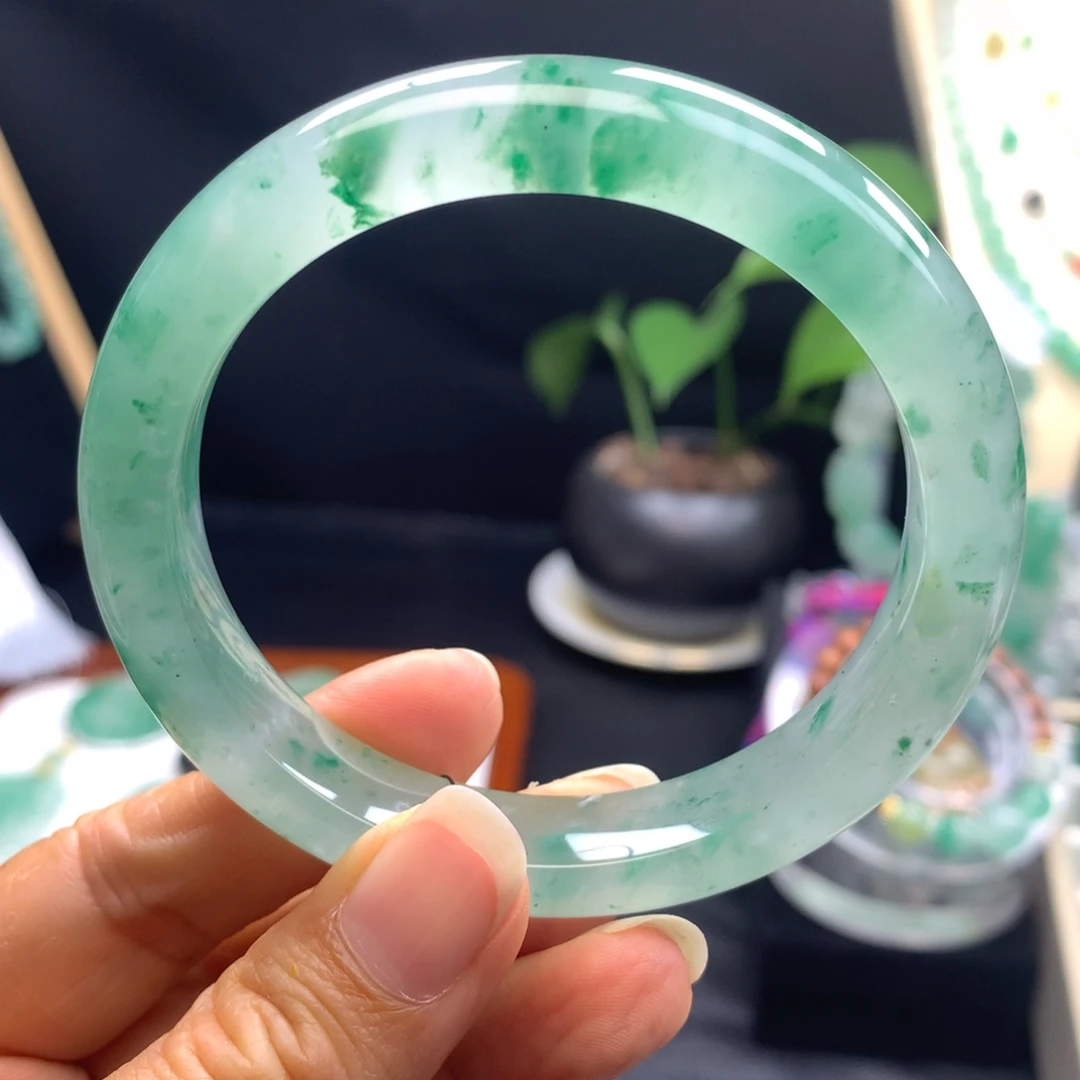 石英质玉未镶嵌手镯