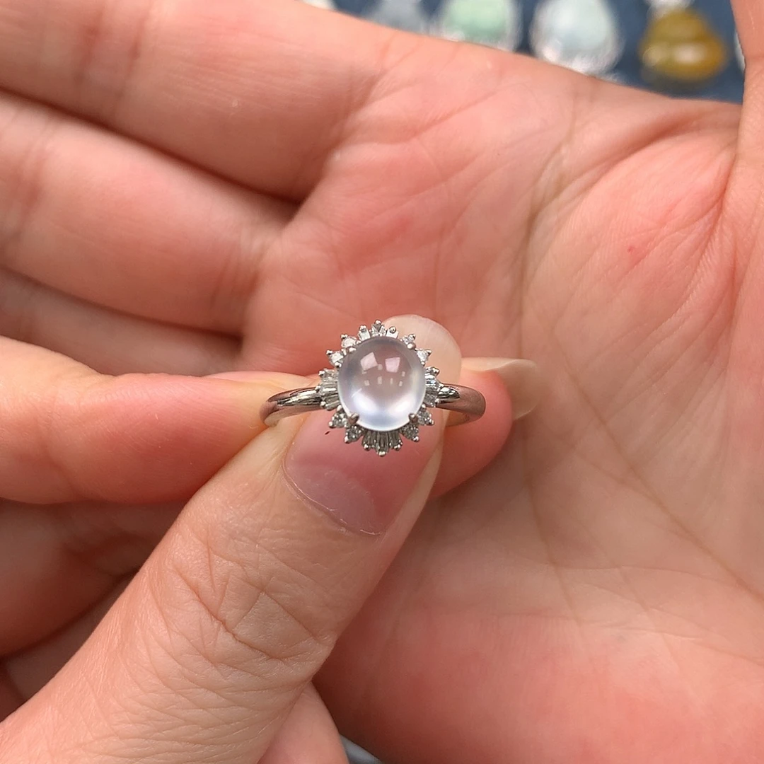 翡翠18K金镶嵌颈饰戒指