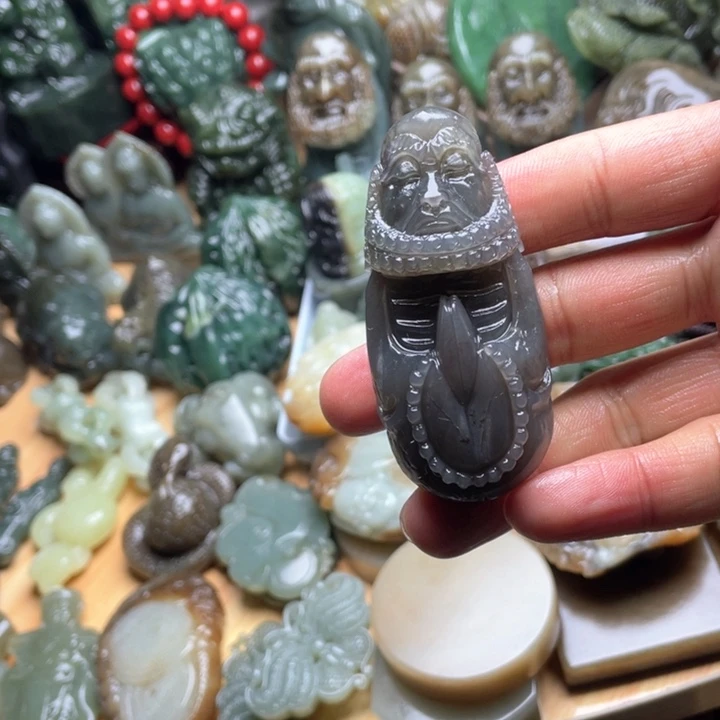 和田玉把件未镶嵌人**途