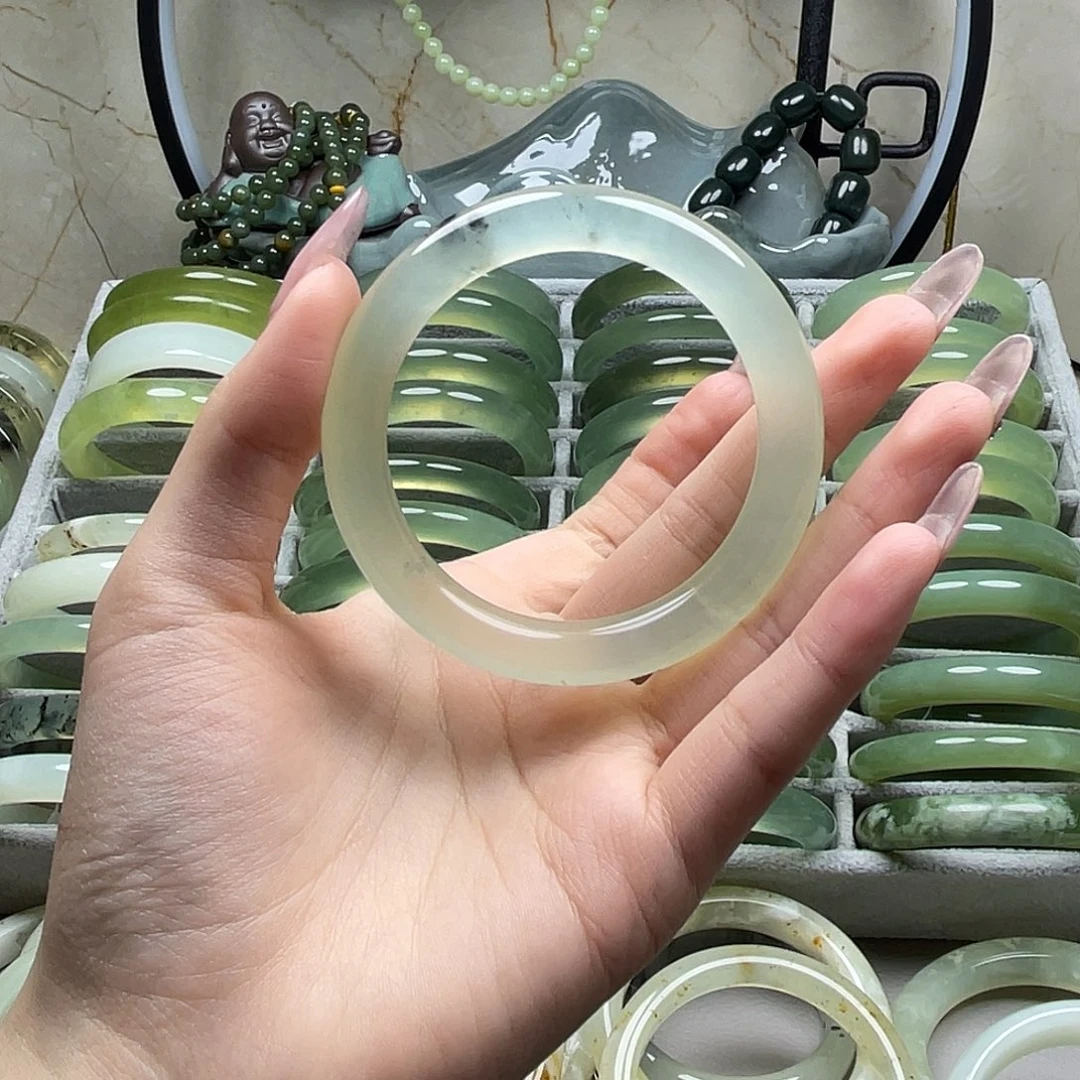 马***姐蛇纹石玉未镶嵌手镯