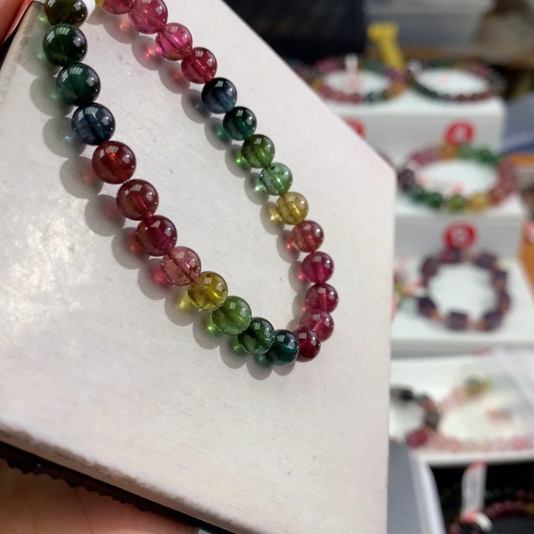 碧玺手链未镶嵌     6.6mm。