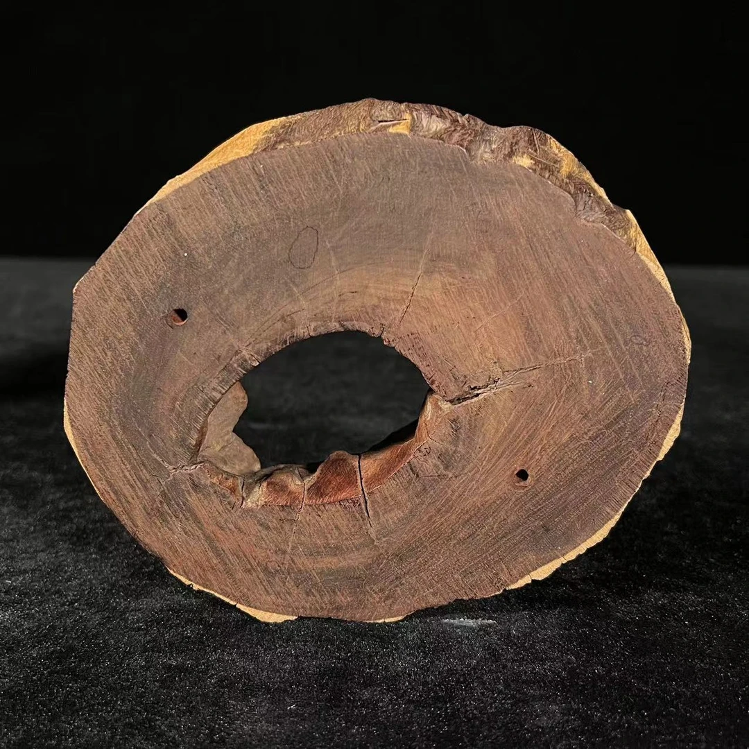 Lot24:  紫檀木块尺寸：17.2x15.5x2.9x5.9cm/812.4g