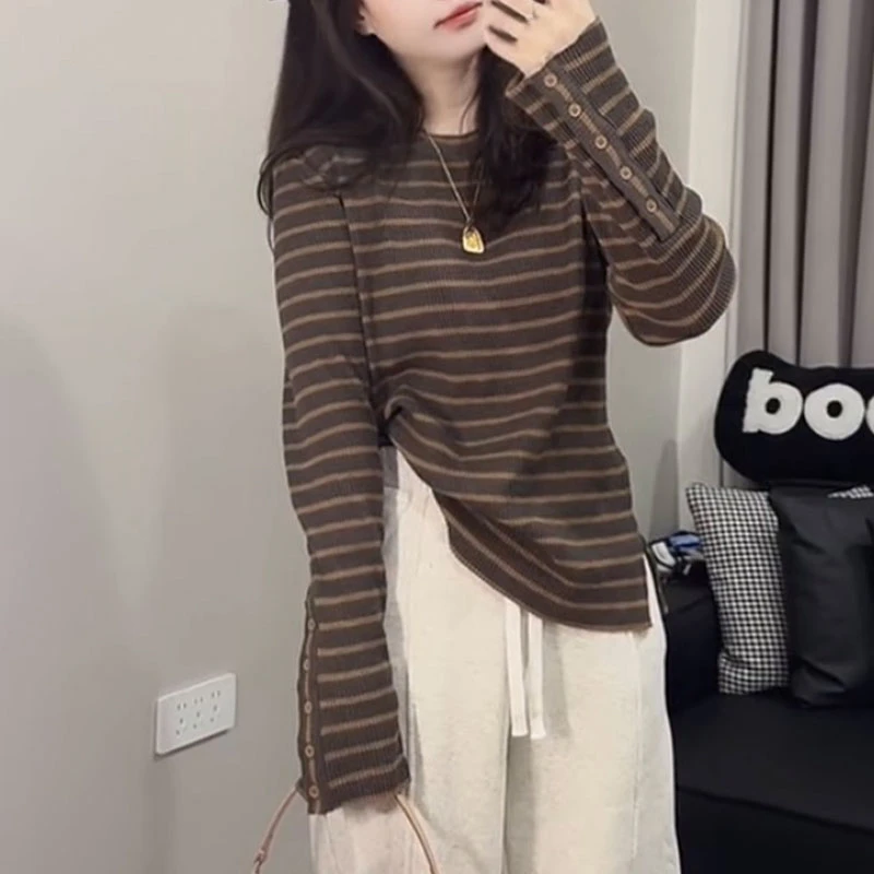 萱贝纯时尚百搭圆领长袖上衣2025秋冬新款修身显瘦条纹针织打底衫
