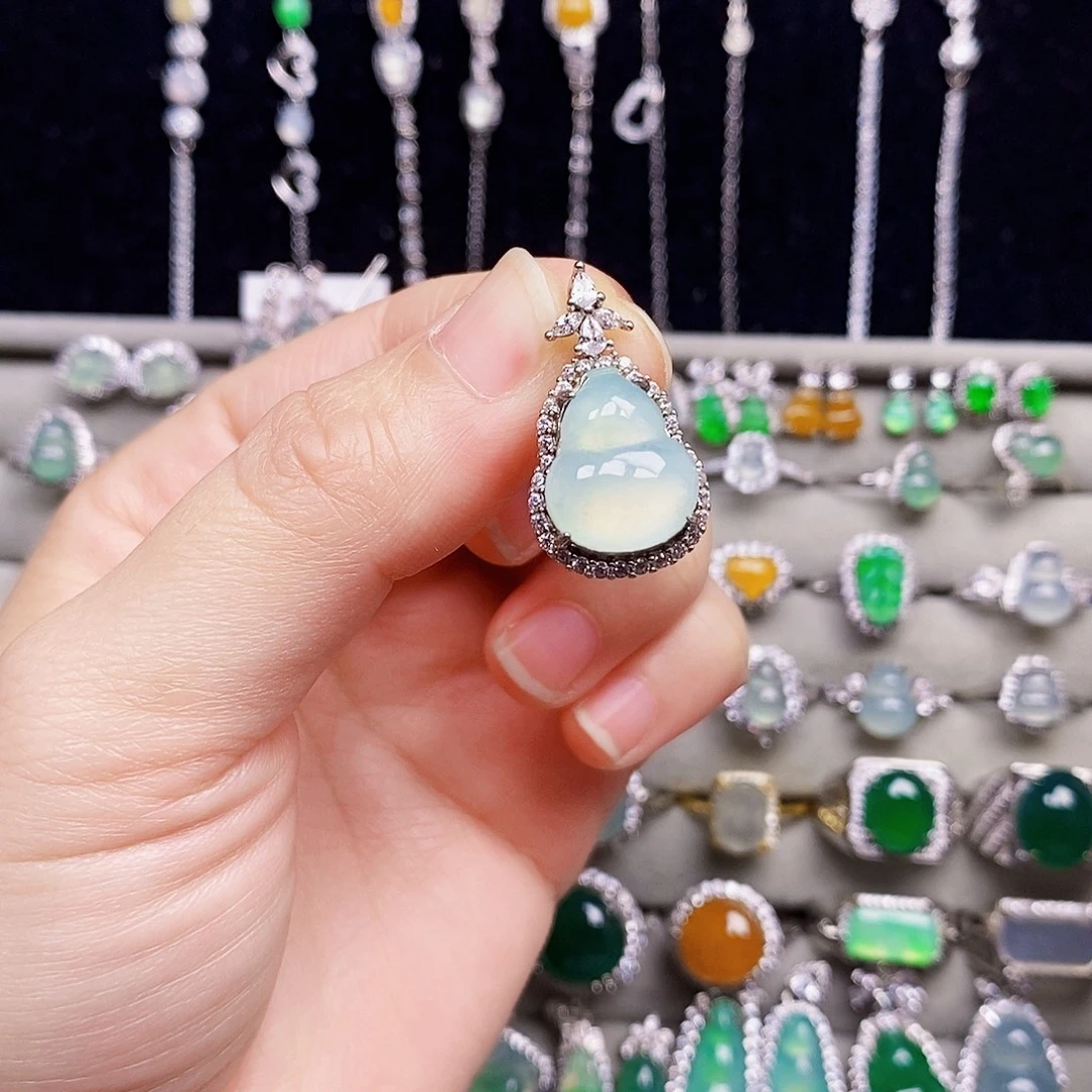 翡翠银S925镶嵌颈饰葫芦