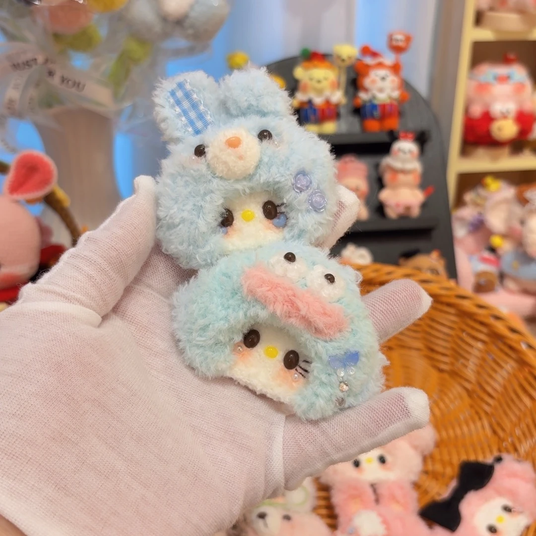 针织品两个发夹的