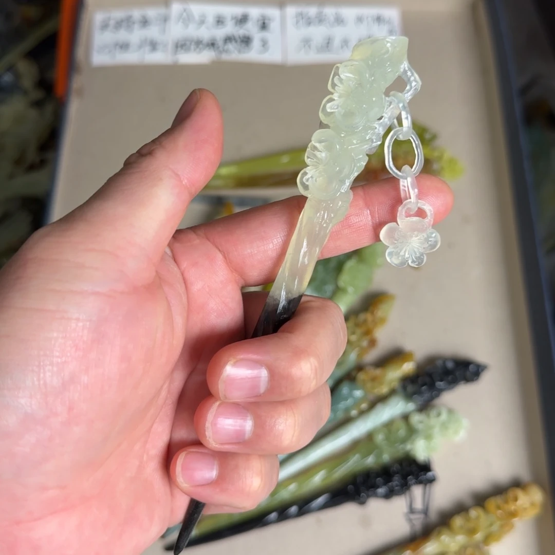 岫玉发饰未镶嵌………………………………