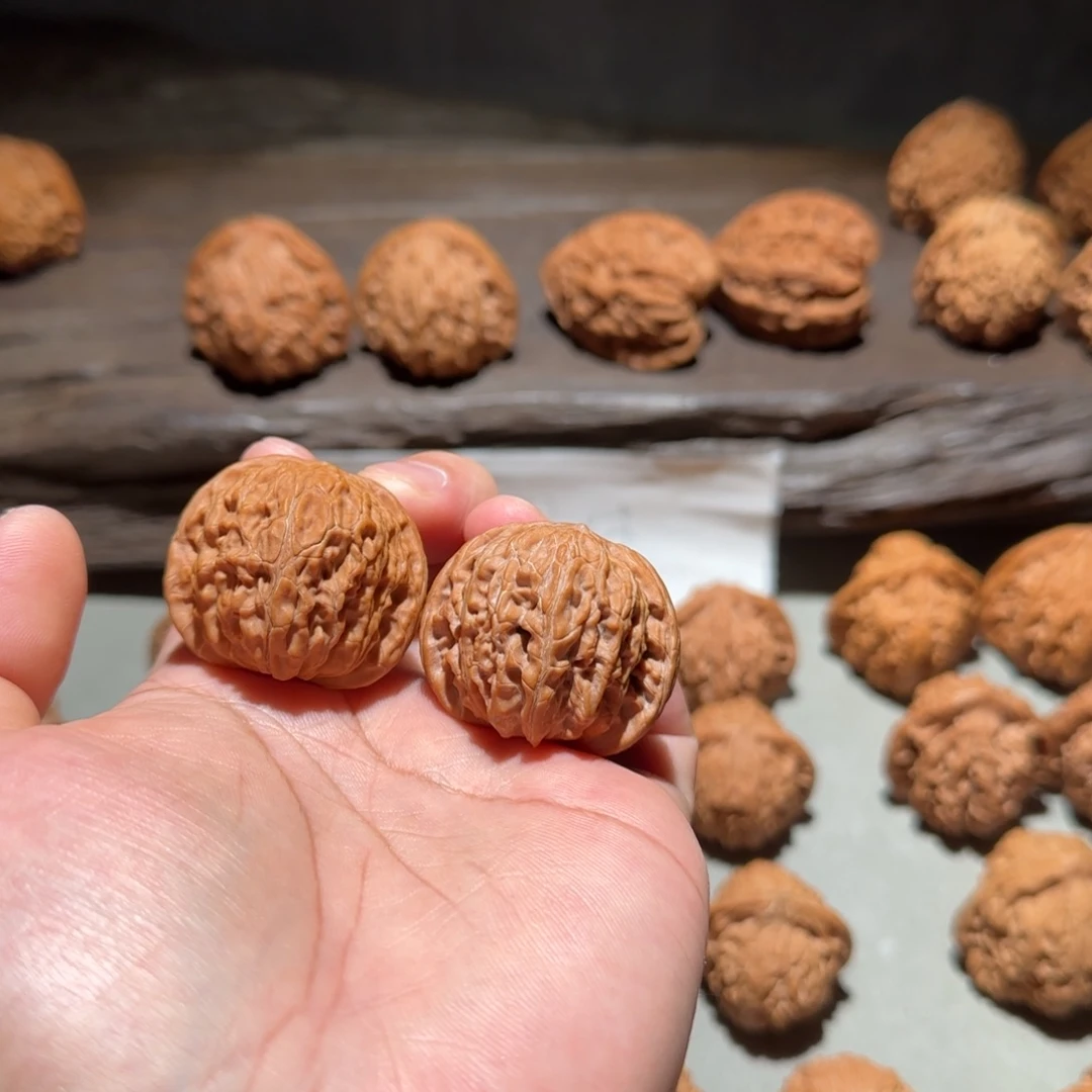 R***s文玩核桃吊坠37尺全品房山山地磨盘