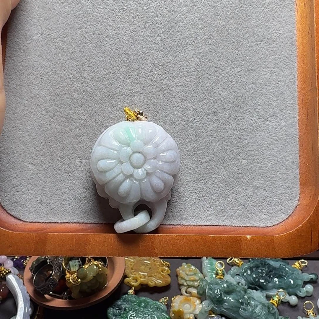 吊坠(赠链)未镶嵌翡翠