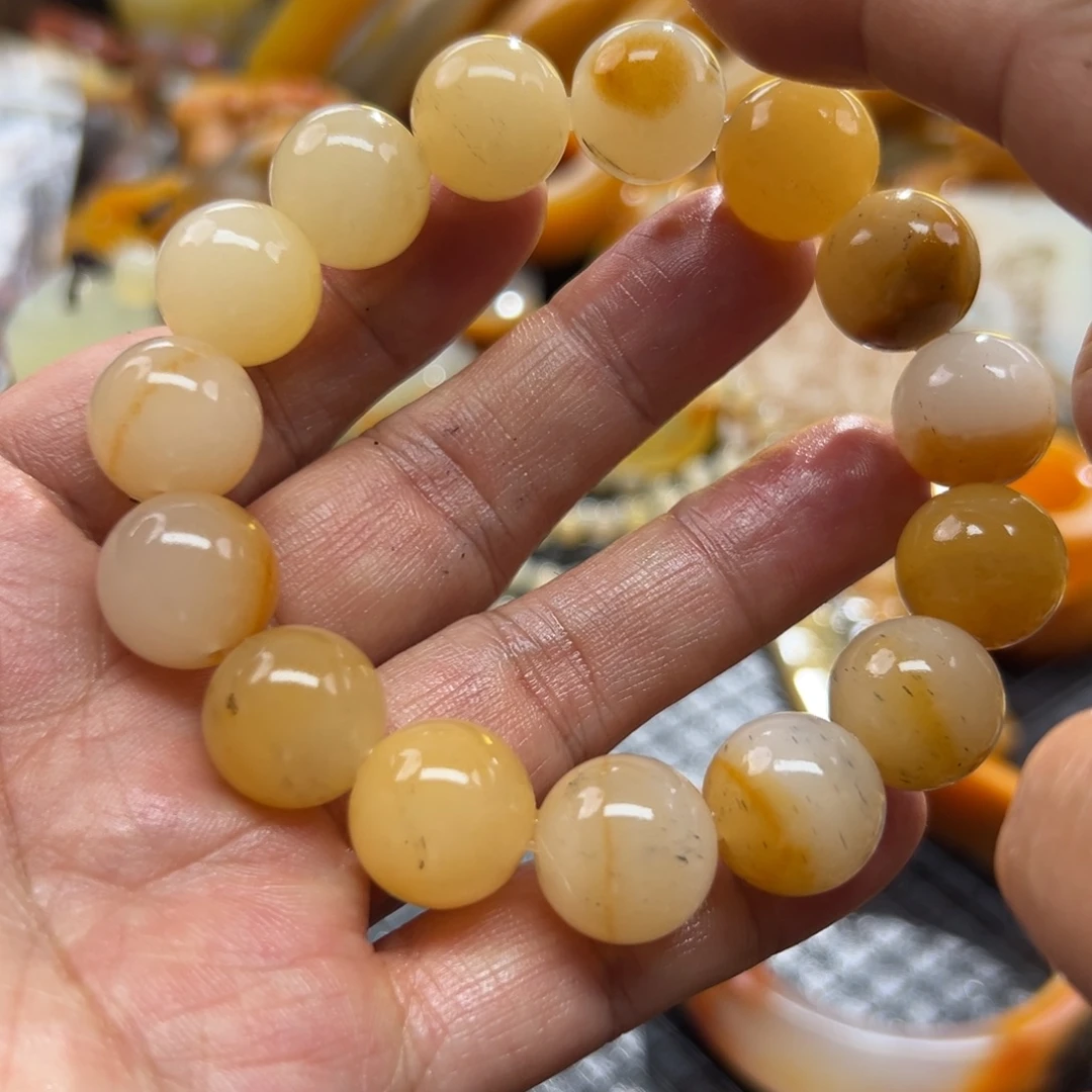 石英质玉未镶嵌颈饰