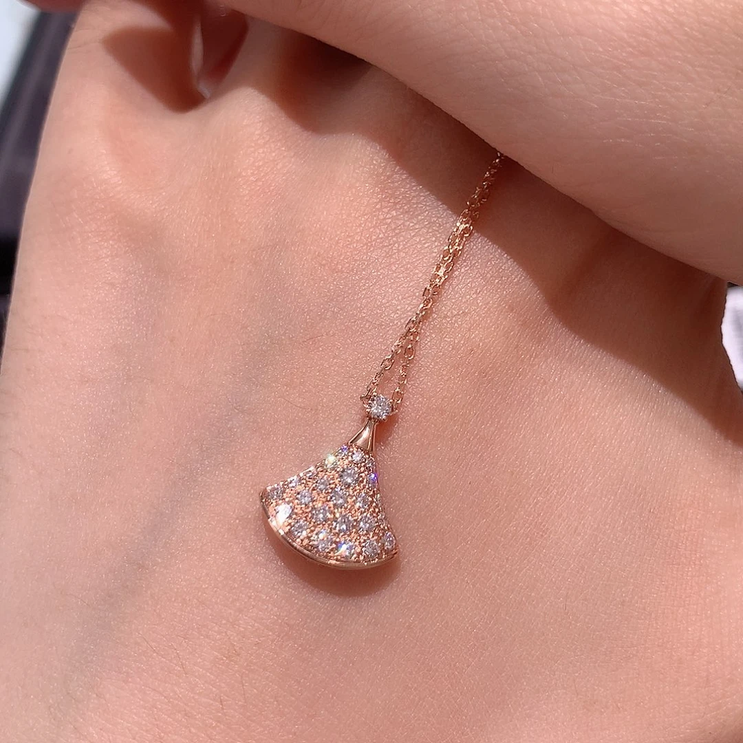 18K金镶嵌合成钻石