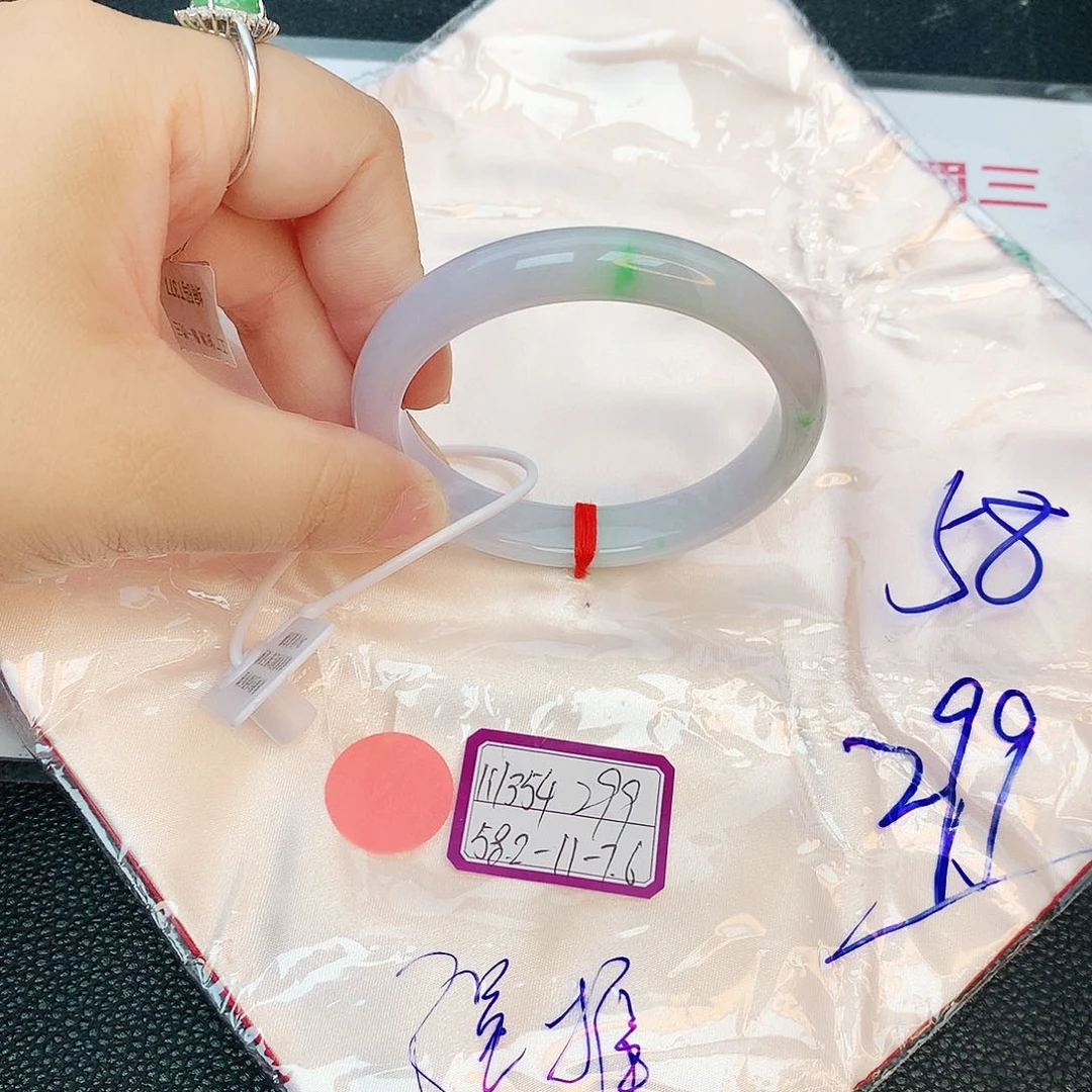 翡翠手镯未镶嵌缅甸翡翠