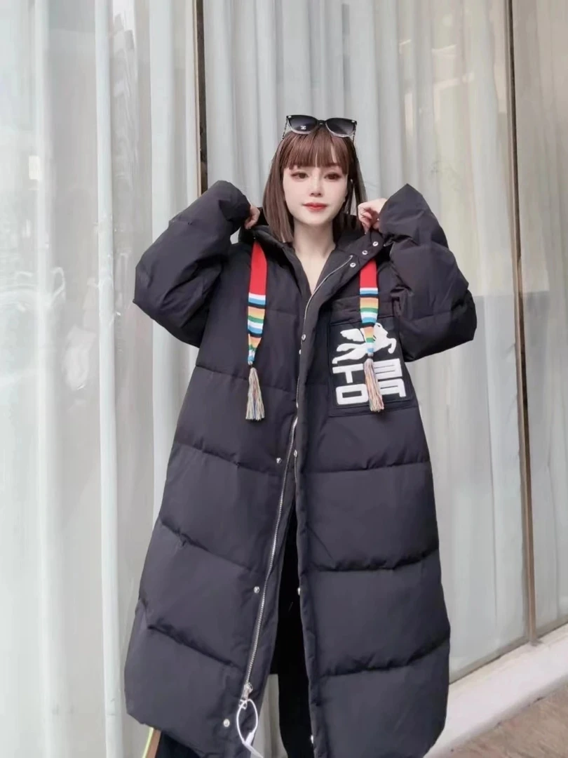 欧货女装刺绣连帽款长款白鸭绒羽绒服