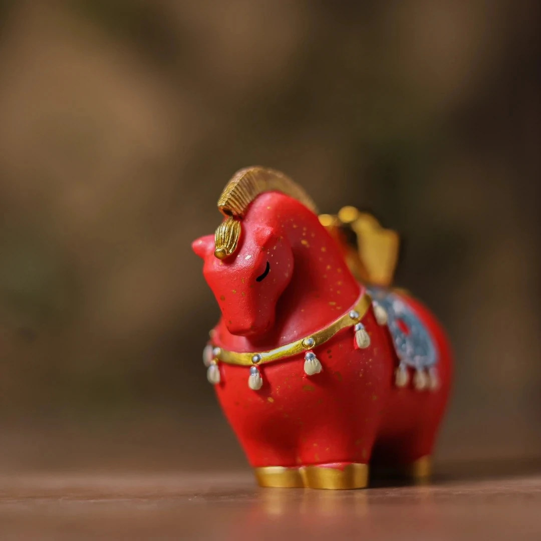 红色马上有钱茶宠摆件桌面（Q9262）