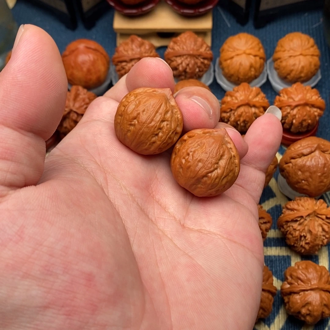 文玩核桃把件小桃心