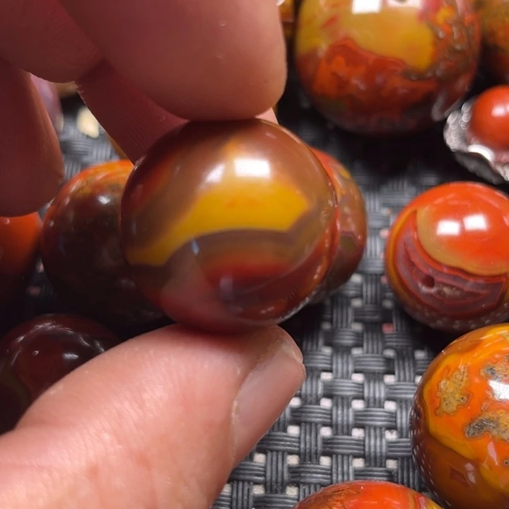 未镶嵌颈饰玛瑙/玉髓一*城