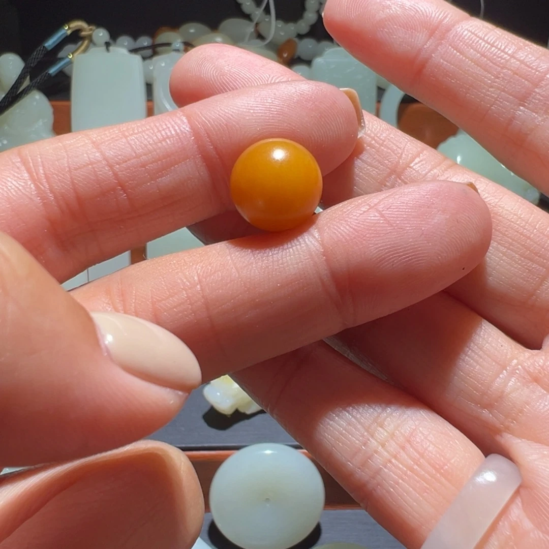 张****和田玉未镶嵌颈饰