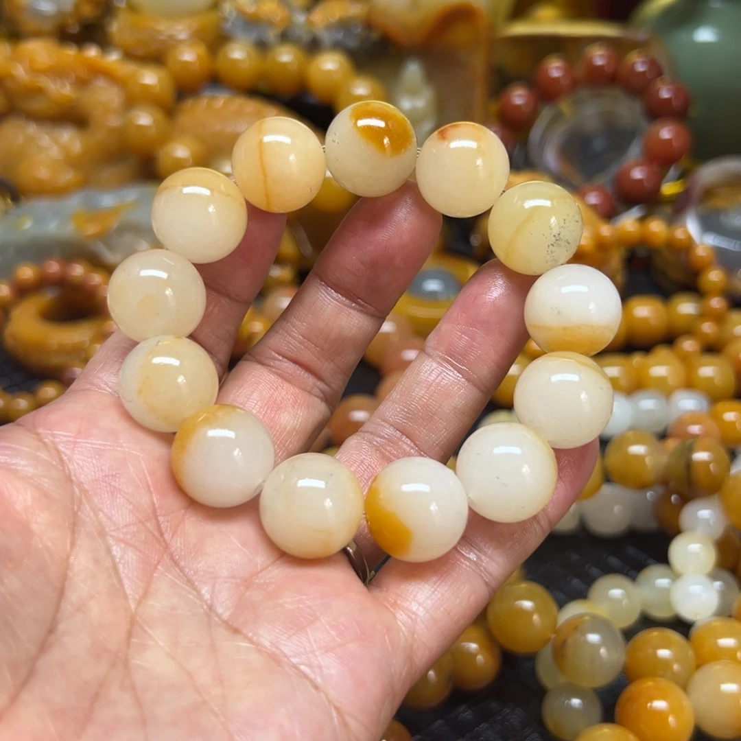 石英质玉未镶嵌颈饰