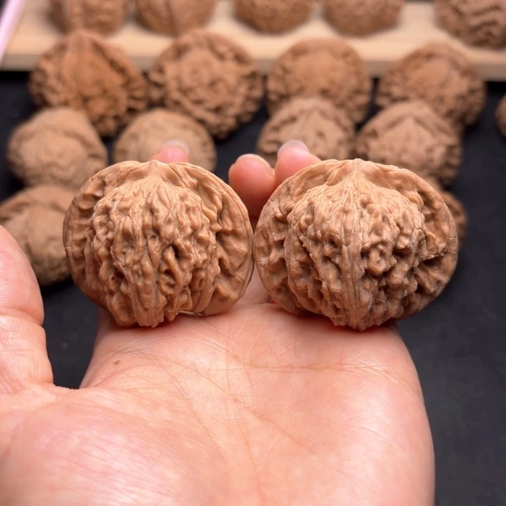 陌***颜文玩核桃把件44四座楼